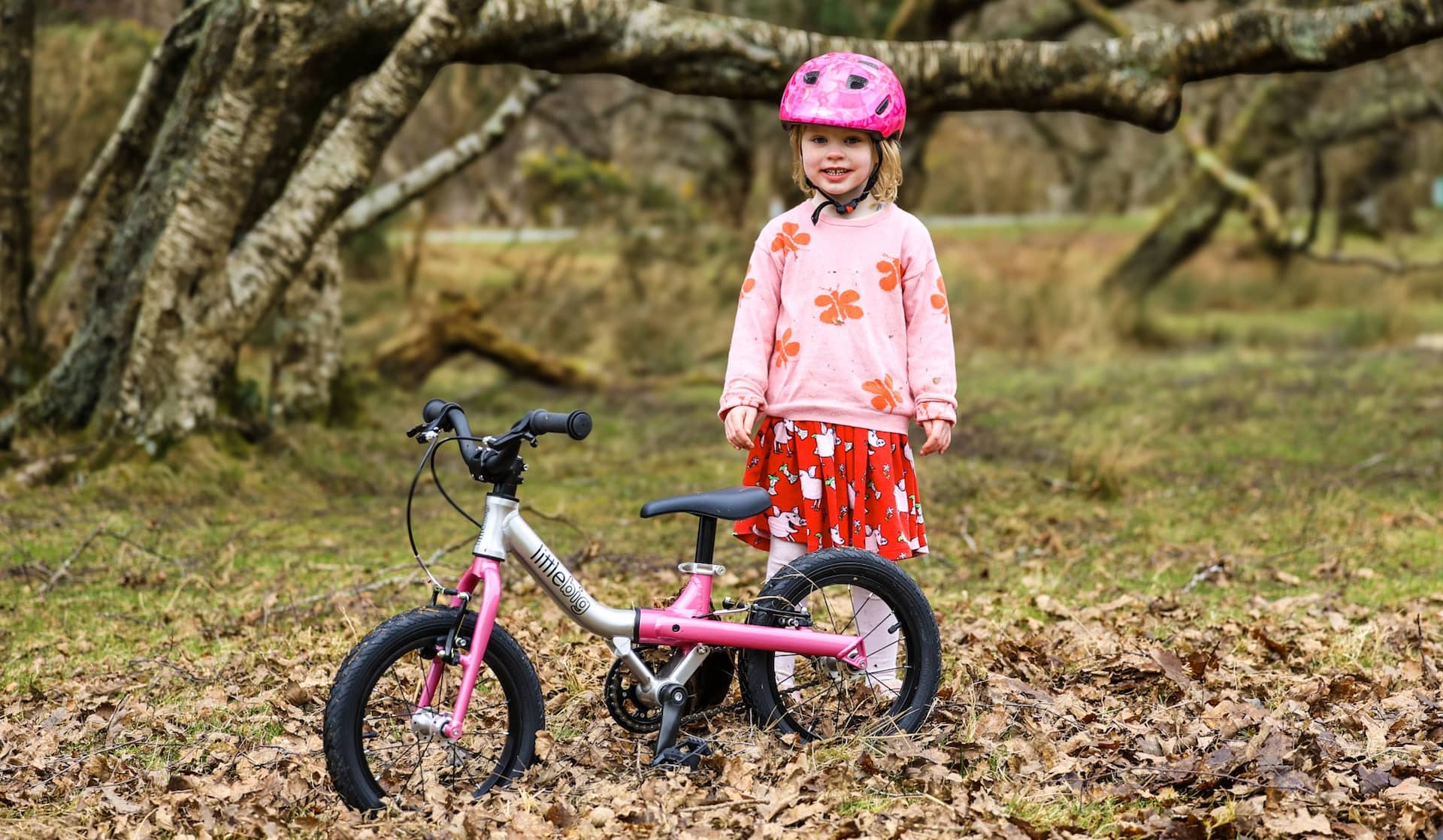 #colour_glitter pink, Learn to balance and pedal on one bike | 5 Year old girl with LittleBig in pedal mode
